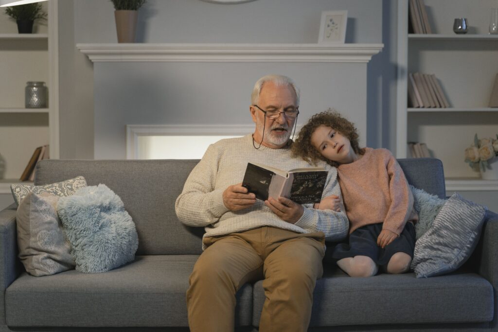 la lectura: pasatiempo compartido de abuelos y nietos